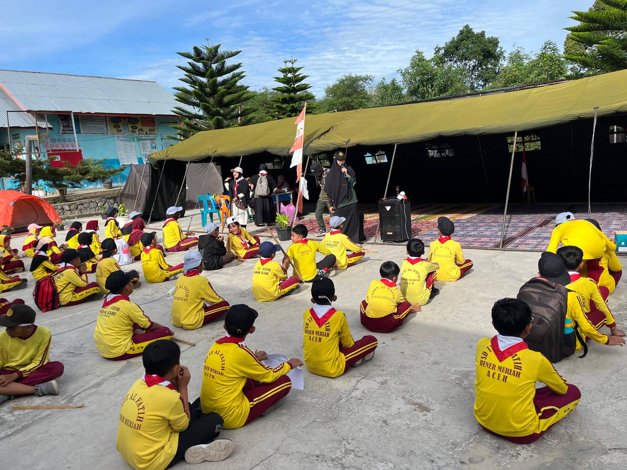 Peserta Islamic Youth Camp 3 Gudep SD IT Al Fatih Bersiap Ikut Hiking